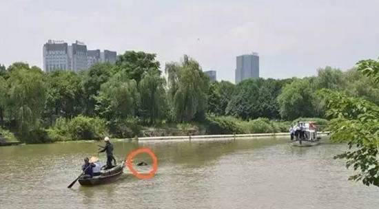 教练健身_男健身教练的套路_男健身教练