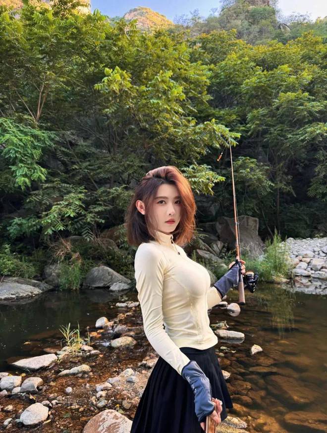 紧身运动上衣搭配什么裤子_紧身运动裤_紧身运动