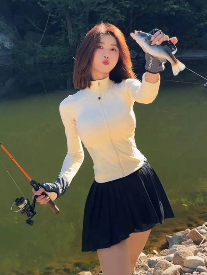 紧身运动_紧身运动上衣搭配什么裤子_紧身运动裤