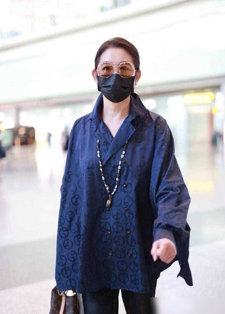 红色的运动鞋_红色运动鞋_纯红色运动鞋