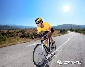 骑车健身器材_骑车健身的好处与缺点_骑车健身