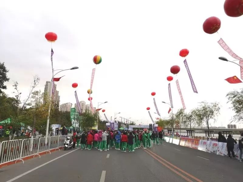 马拉松半程赛是多少公里_马拉松半程时间限制_城市半程马拉松
