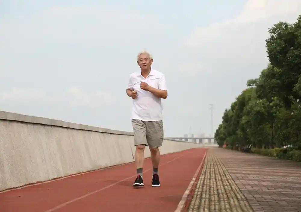 运动对肺部健康的影响：如何避免误区并有效